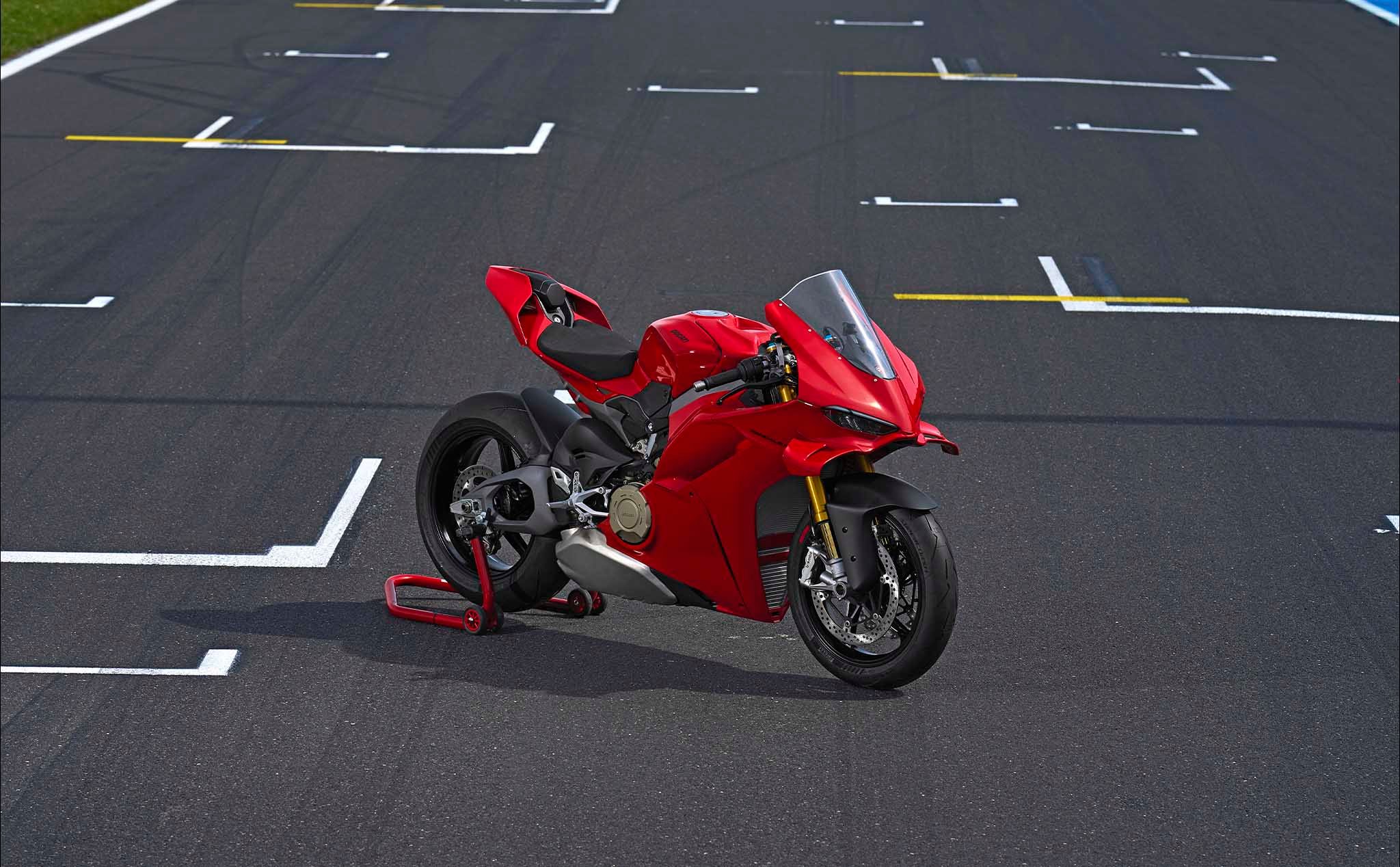 ducati-panigale-v4-2025-2.jpg