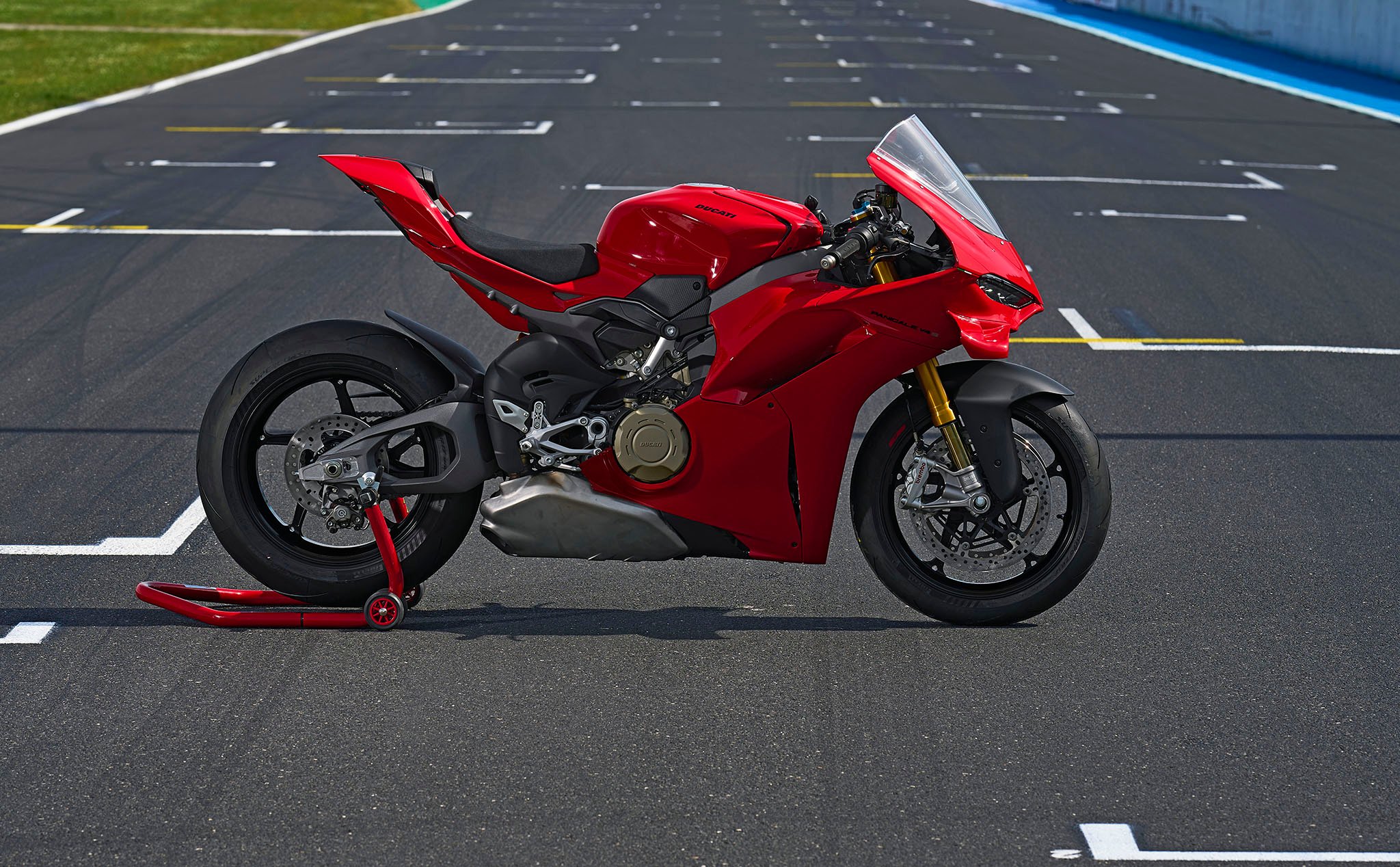 ducati-panigale-v4-2025-5.jpg