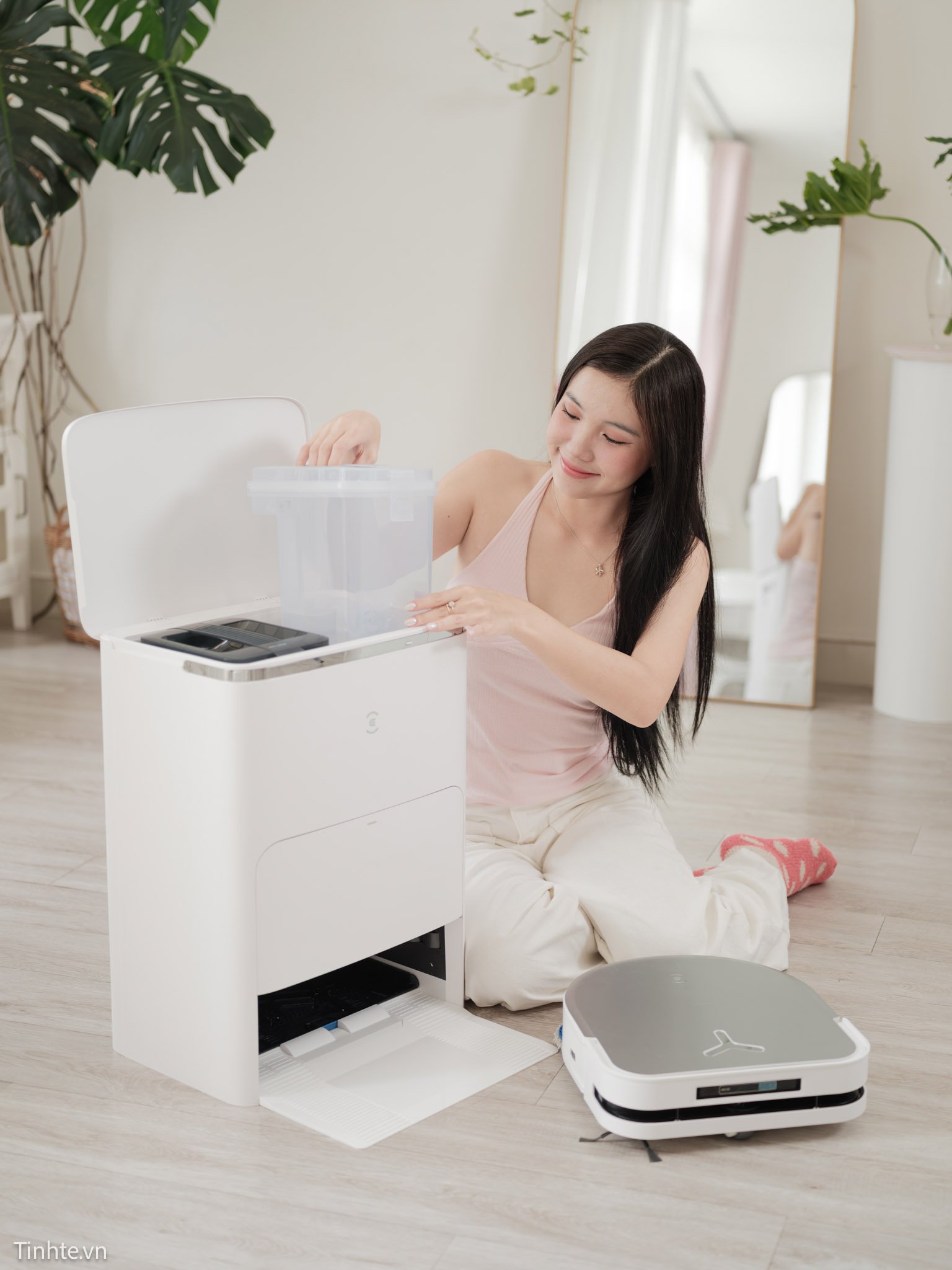 nguoi-dep-cong-nghe-ecovacs-deebot-x5-omni-pro-ngoc-anh-6.jpg