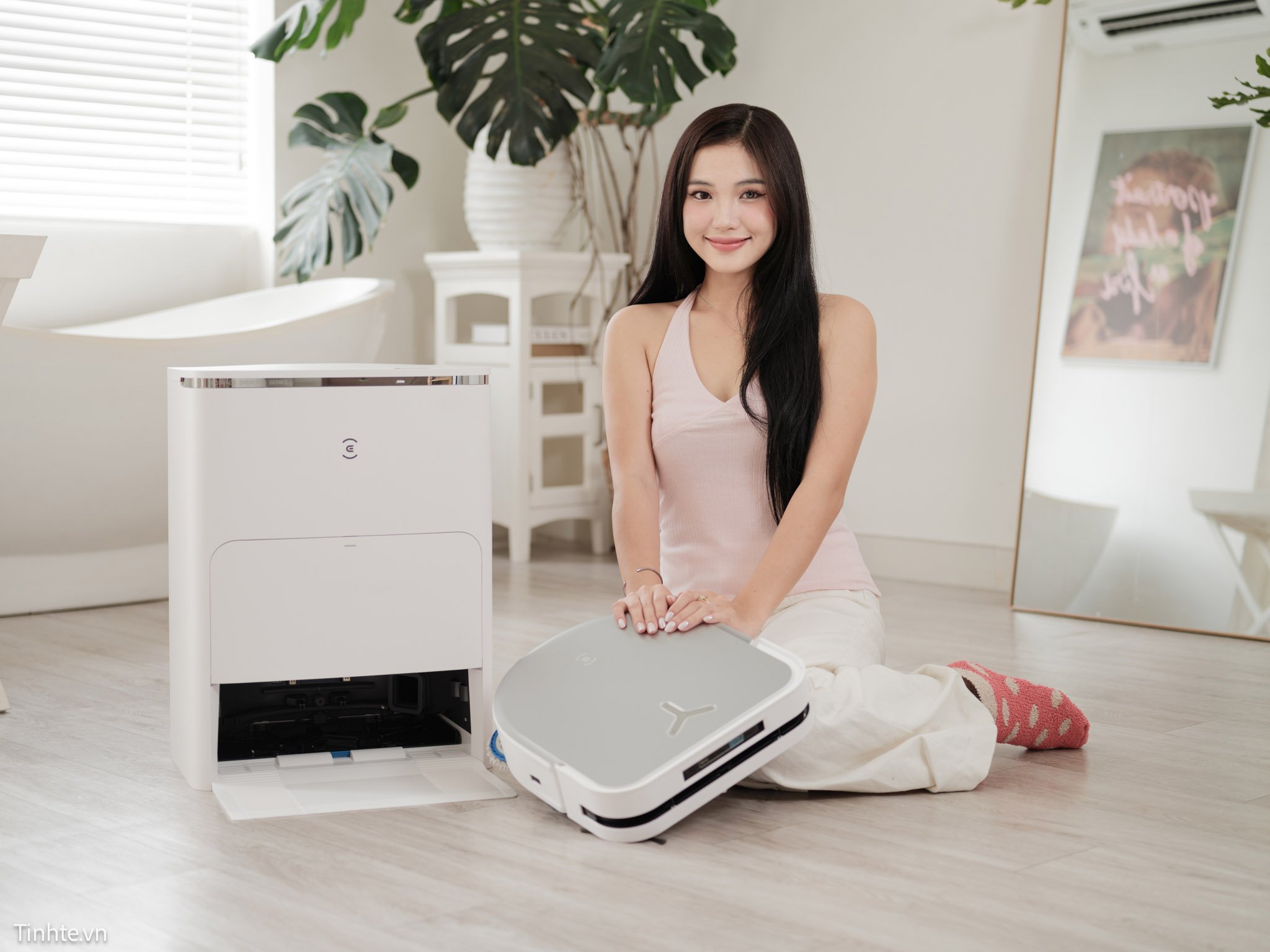 nguoi-dep-cong-nghe-ecovacs-deebot-x5-omni-pro-ngoc-anh-7.jpg