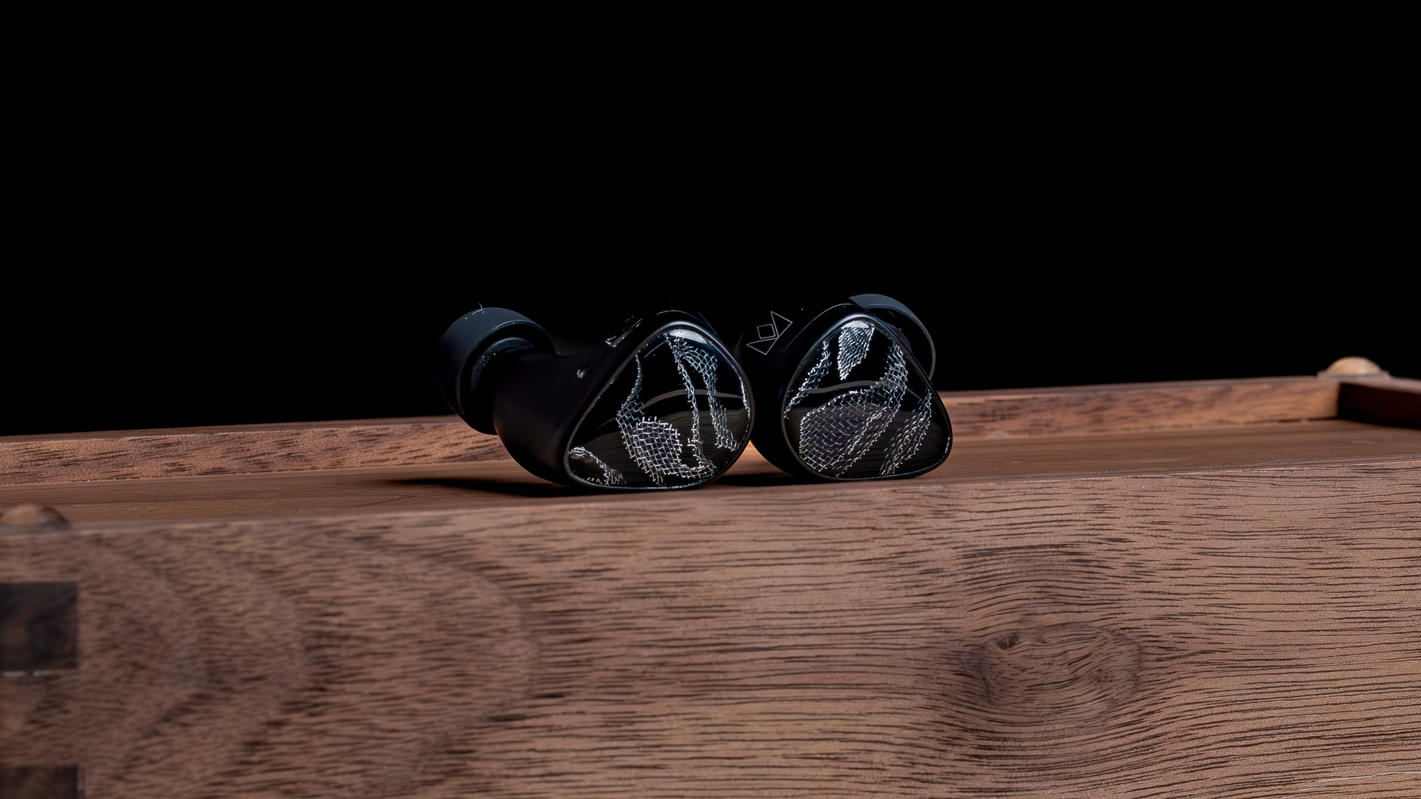 tinhte-noble-audio-onyx-in-ear-iem (1).jpg